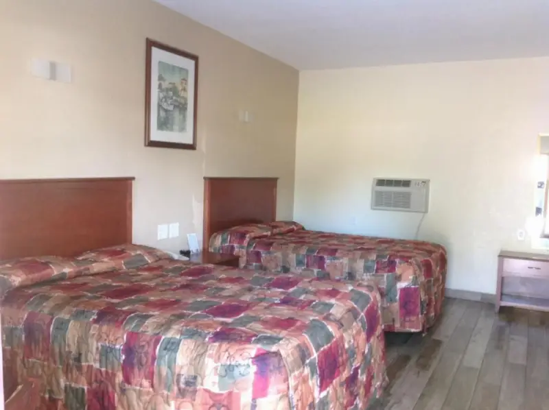 Queen Room with Two Queen Beds - Smoking